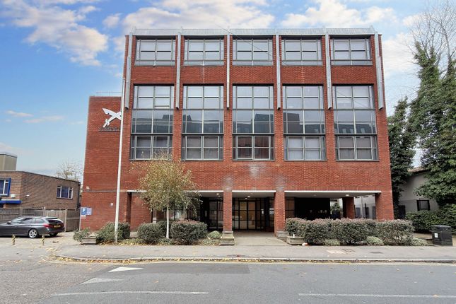 1 bed property, in Flat 20 Scimitar House, £150,000