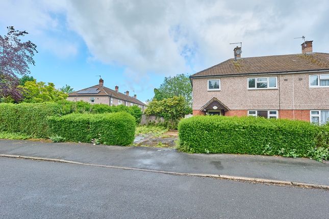 Studio, in 36 Hayward Avenue, £70,000
