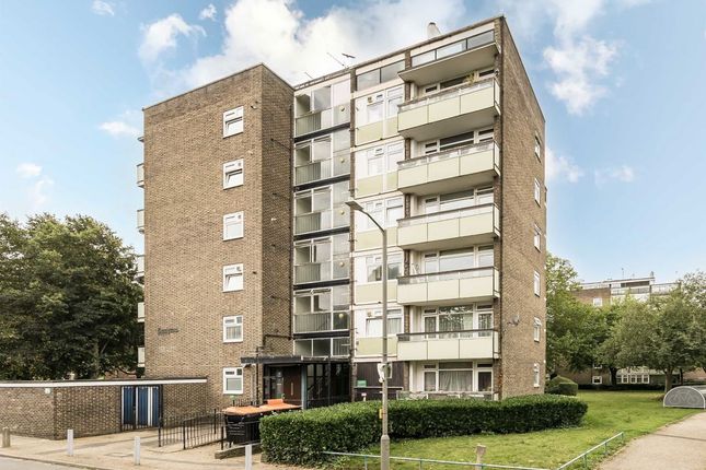 1 bed property, in Colson Way, £280,000