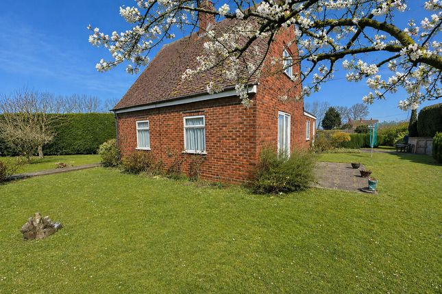 3 bed property, in Mallard Road, £180,000