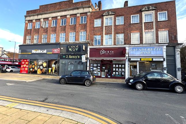 2 bed property, in Kingsbury Road, £320,000