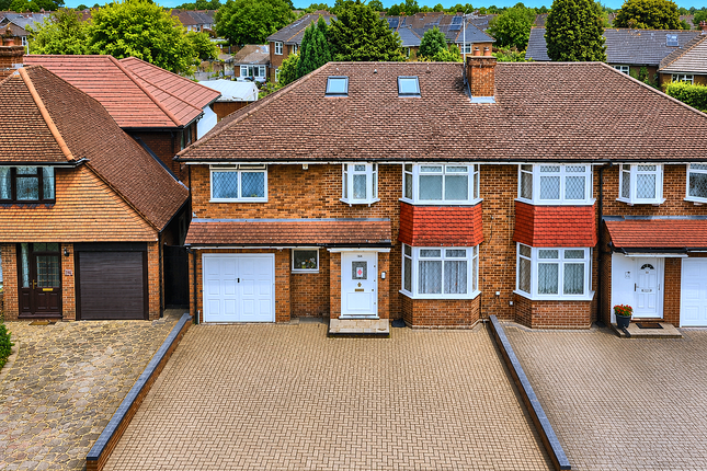 5 bed property, in Salmon Street, £1,050,000