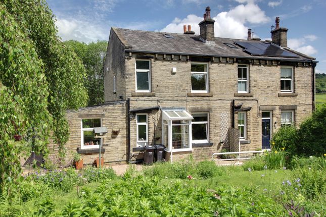 3 bed property, in Luddendenfoot, £600,000
