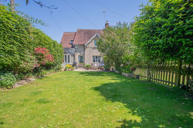 3 bed property, in Kingscote, £575,000