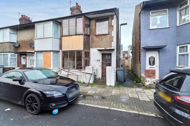 3 bed property, in 43 Hodder Avenue, £10,000