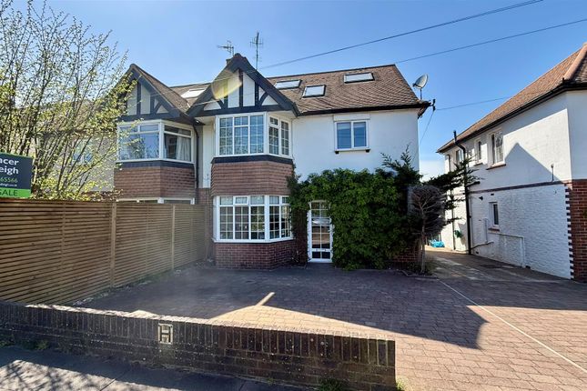 4 bed property, in Highview Avenue South, £650,000