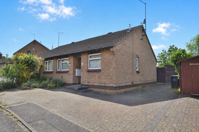 2 bed property, in Hambledon Rise, £210,000