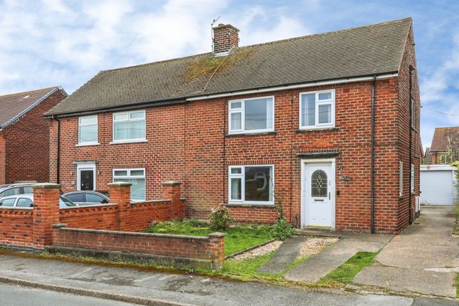 3 bed property, in Sandrock Road, £165,000