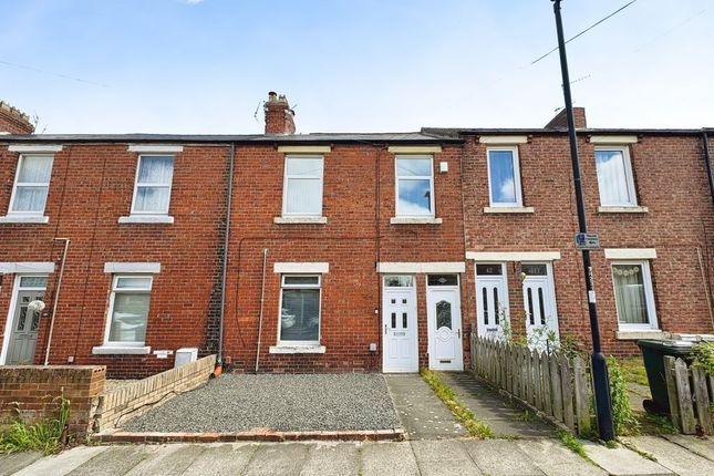 2 bed property, in Nicholson Terrace, £110,000