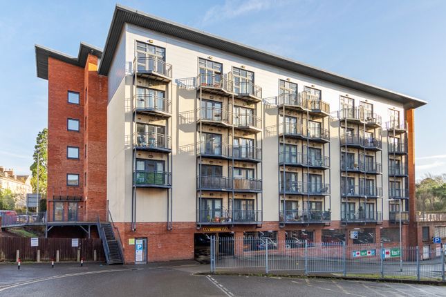 Studio, in New North Road, £90,000