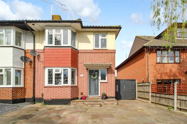3 bed property, in Mountdale Gardens, £440,000