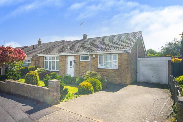 2 bed property, in Thornbury Drive, £240,000