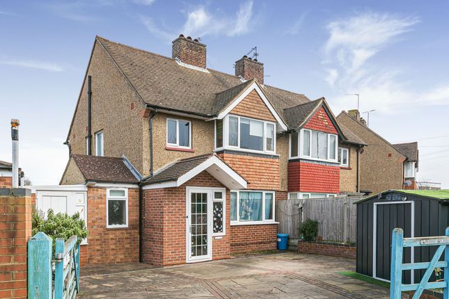 3 bed property, in Southdown Road, £550,000