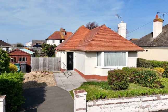 2 bed property, in Moelwyn Avenue West, £160,000