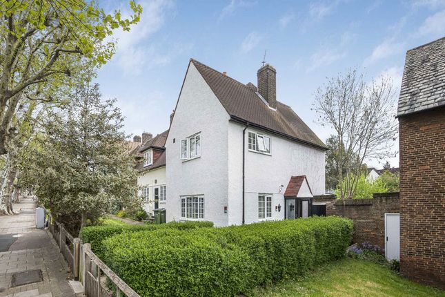 3 bed property, in Well Hall Road, £575,000