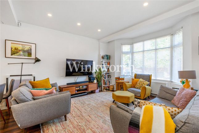 3 bed property, in Lynbridge Gardens, £635,000