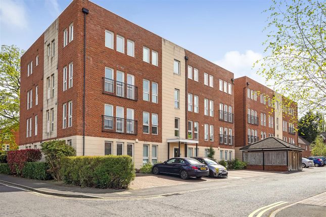 1 bed property, in Glaisdale Court, £90,000