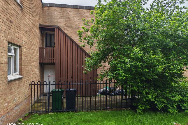 2 bed property, in Haslam Close, £60,000