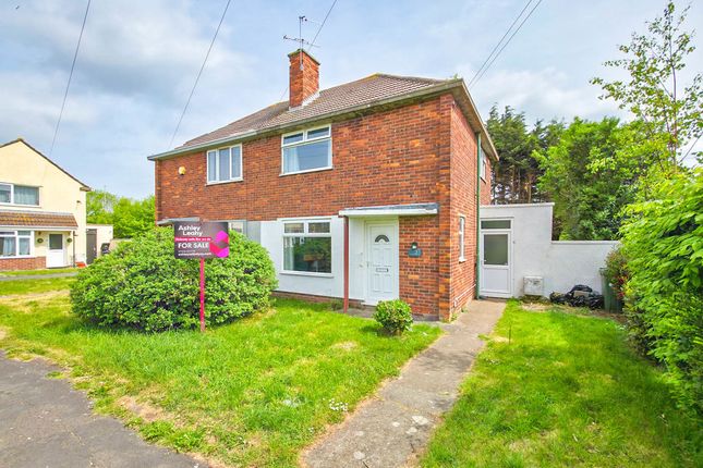 2 bed property, in Ottawa Road, £200,000