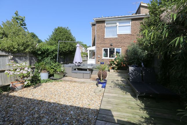 3 bed property, in Beech Close, £385,000