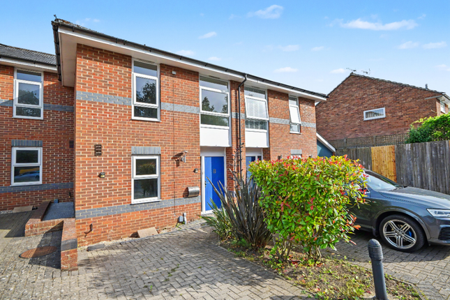 3 bed property, in Bridge Court, £410,000