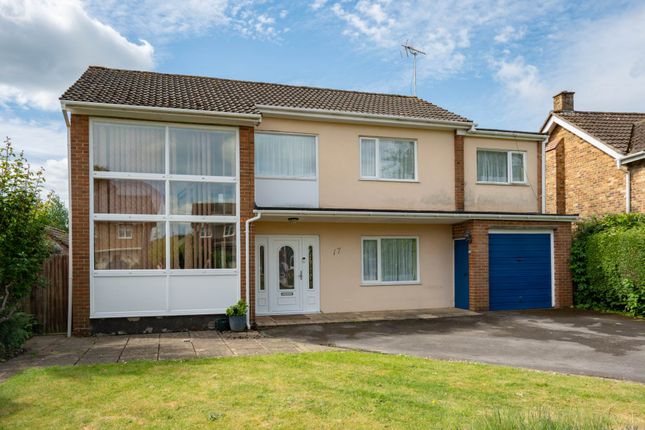 4 bed property, in Blunts Way, £850,000