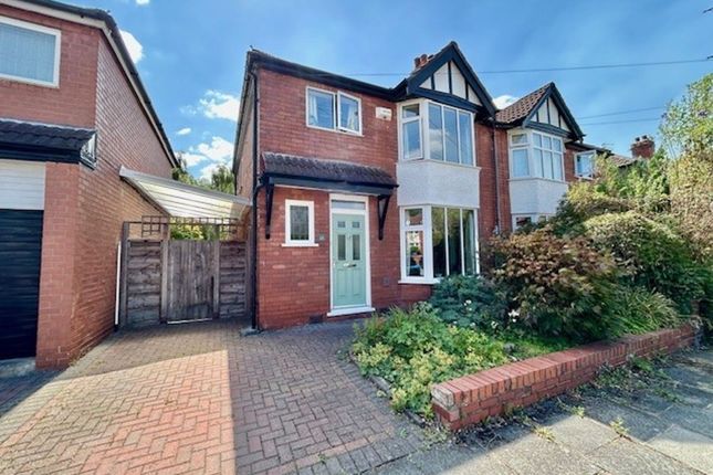 3 bed property, in Austin Drive, £495,000