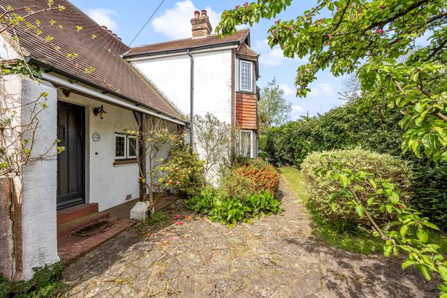 5 bed property, in Common Hill, £800,000