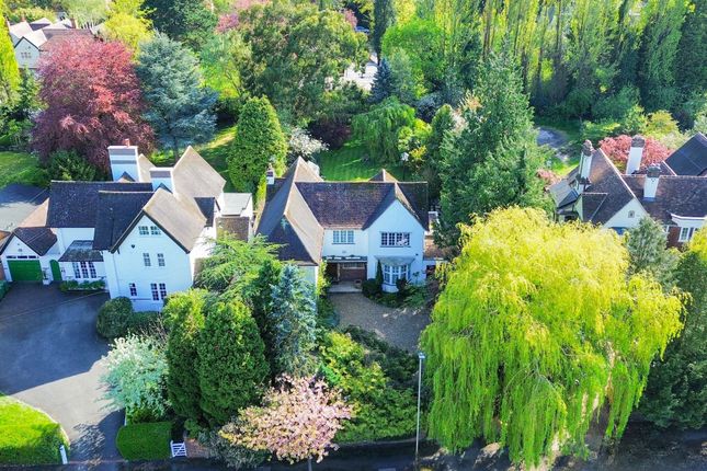5 bed property, in Barrington Road, £1,100,000