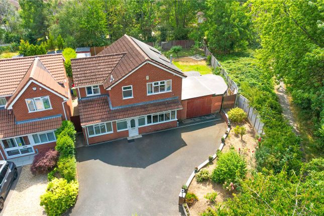4 bed property, in Cotswold Drive, £385,000
