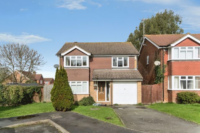 4 bed property, in Langdale Close, £400,000