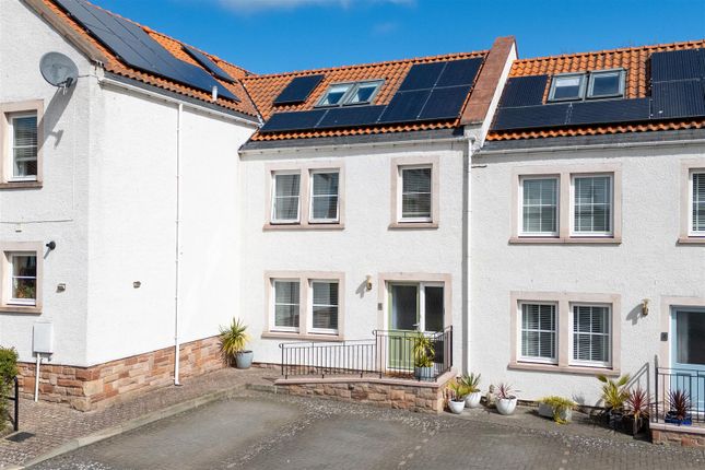 3 bed property, in 3 Hazel Court, £215,000