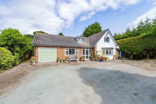 4 bed property, in Vineyard Road, £400,000