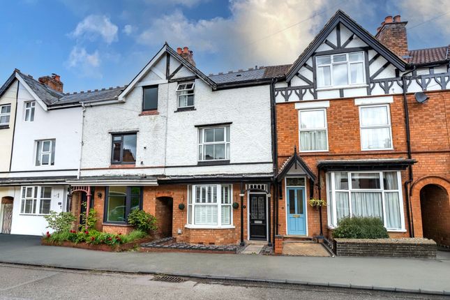 4 bed property, in Rectory Road, £300,000