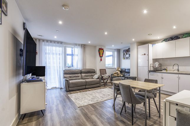 3 bed property, in Healum Avenue, £475,000