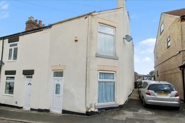 2 bed property, in Chewton Street, £85,000