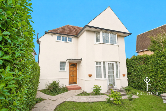 4 bed property, in Old Road, £425,000