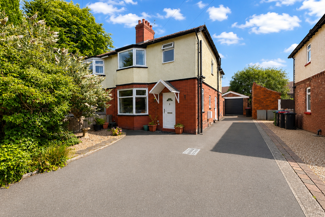 3 bed property, in Carlton Road, £300,000
