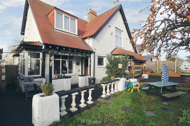 7 bed property, in St. Andrews Drive, £400,000
