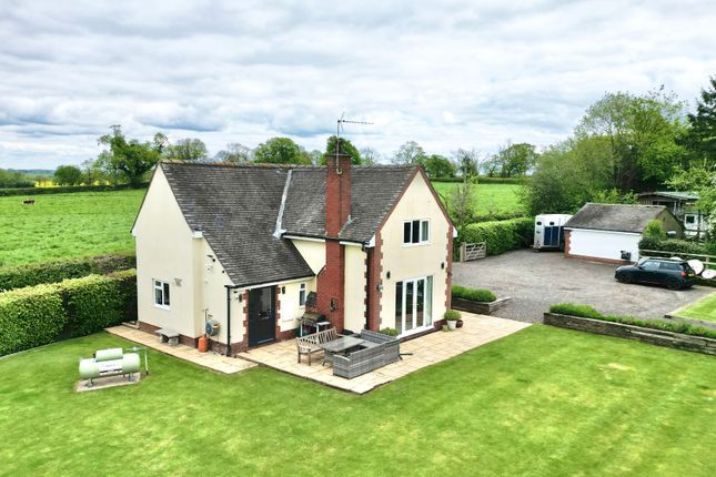 3 bed property, in Cash Lane, £635,000