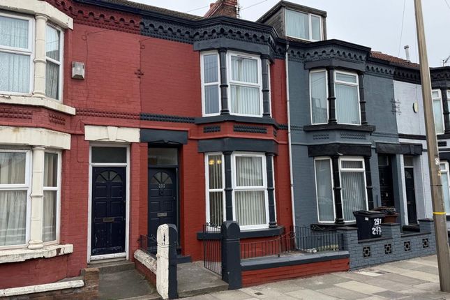 3 bed property, in Marsh Lane, £130,000