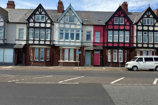1 bed property, in The Cliff, £70,000