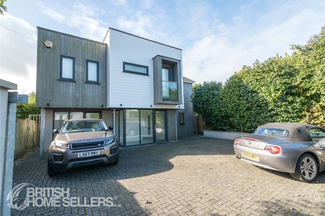 4 bed property, in The Ridge, £550,000