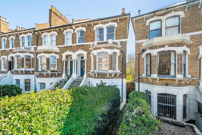2 bed property, in Breakspears Road SE4, £500,000