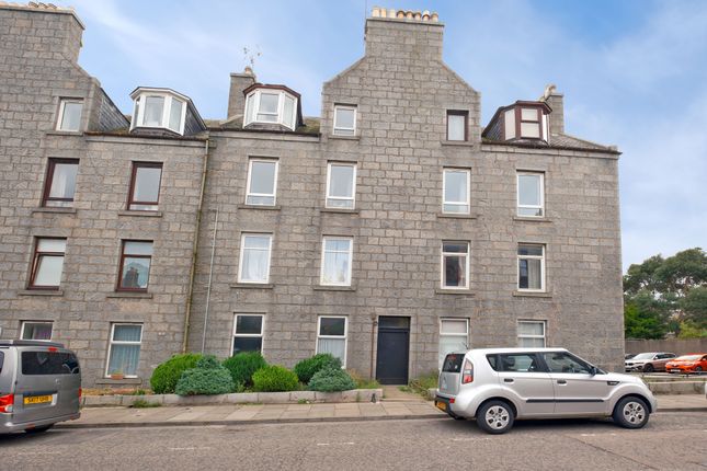 3 bed property, in Rosemount Place, £60,000