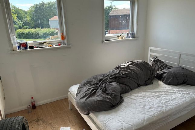 1 bed property, in Daltons Fen, £170,000