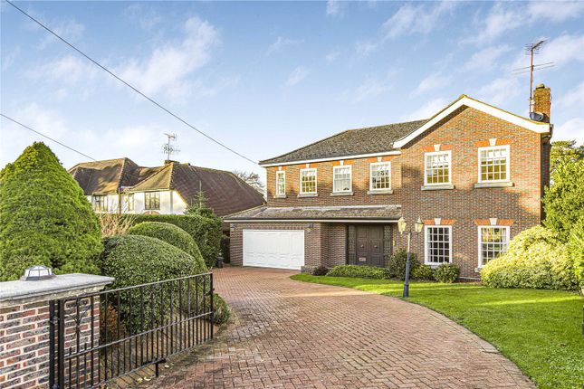 5 bed property, in Brookmans Avenue, £2,150,000