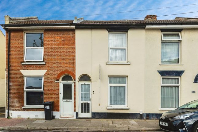 2 bed property, in St Stephens Road, £210,000