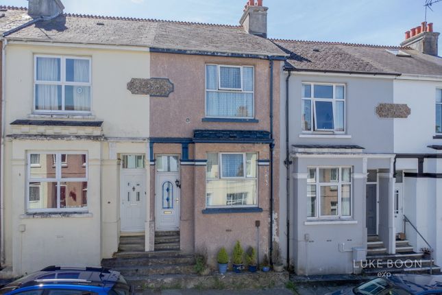 2 bed property, in Lydford Park Road, £200,000