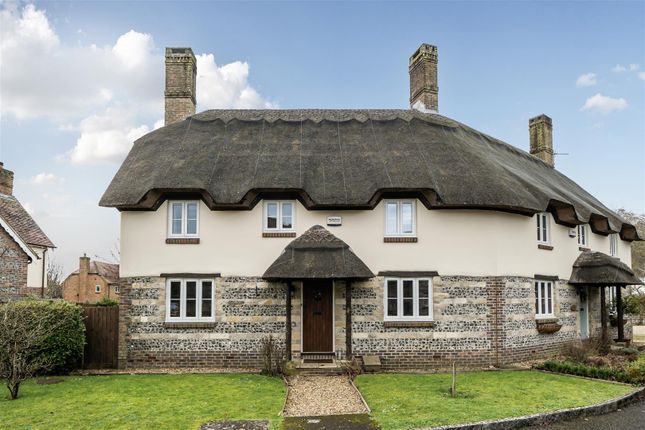 3 bed property, in Fosters Meadows, £399,995